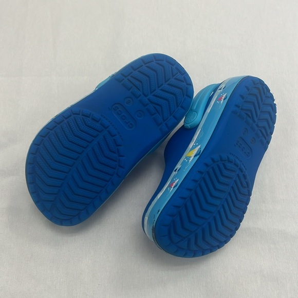 Various girls size 8 shoes, crocs, hey dude, sketchers - Picture 7 of 11